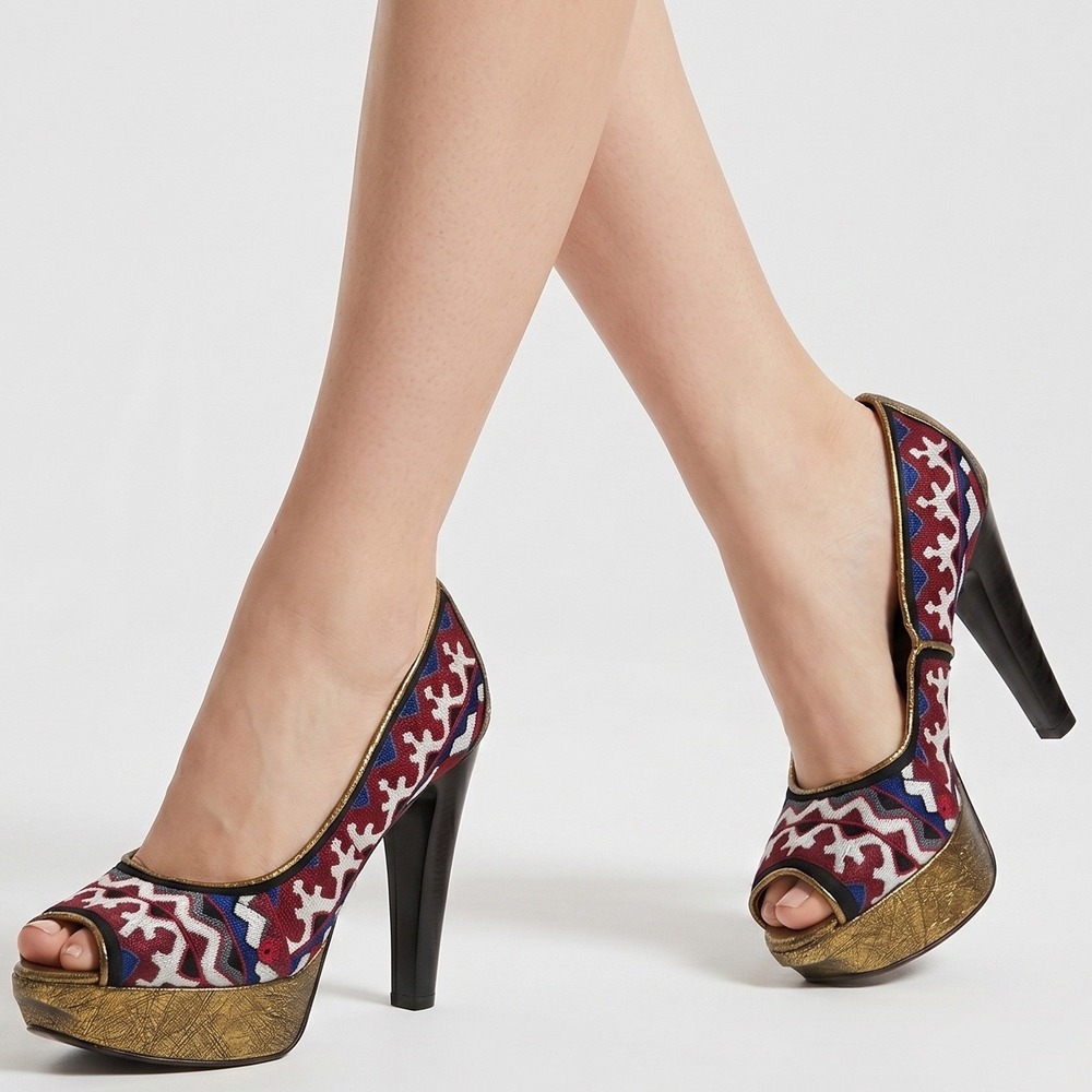Donald J Pliner Couture Embroidered Peep Toe Platform Pumps Gold Red‎ Blue 6.5M